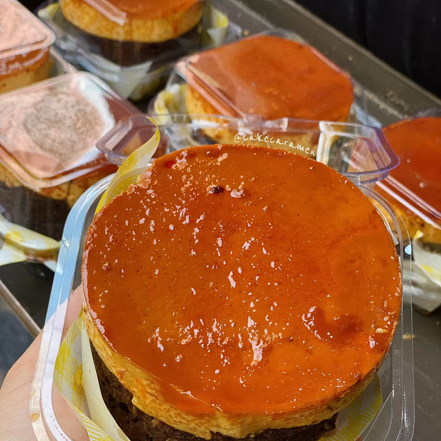Cake Caramen
