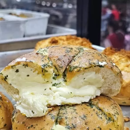 Bánh mỳ Bơ tỏi